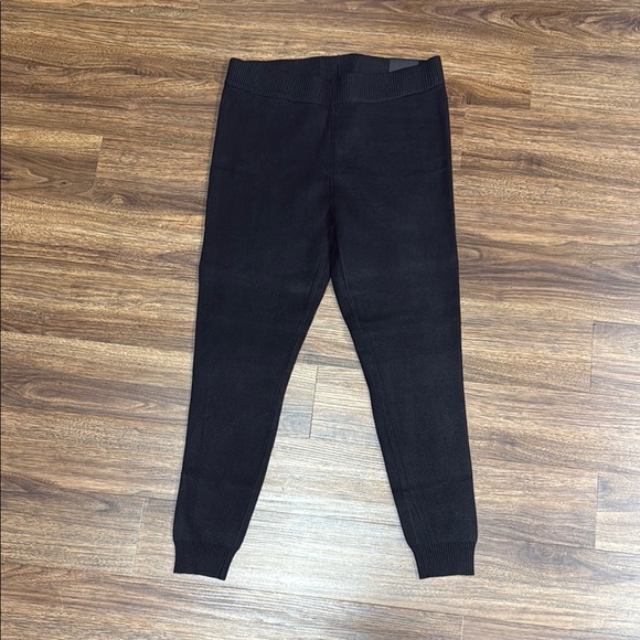 BNWT Torrid Black Sweater Leggings -Full Length- Size 0
069 - Picture 3 of 7